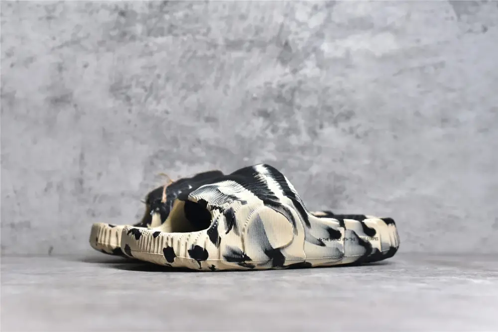 AD Originals Adilette 22 Slide Sandals Black White MoistureWicking 472  DAE4