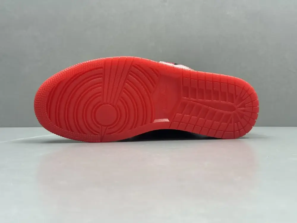 AJ1 270 High-Top Pure Red Black Spider Sneakers – Best Nikes in Size 36- Tailored 1287 