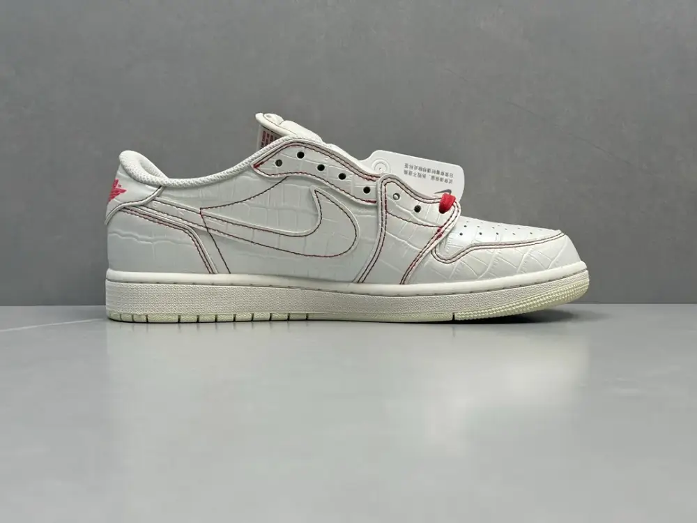 AJ1 Low x Bugs Bunny White Red Collaboration Sneakers – Top Best Sneakers – Sizes 36- Thermal 1245  DFCD37