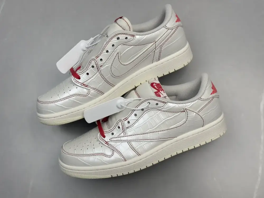 AJ1 Low x Bugs Bunny White Red Collaboration Sneakers – Top Best Sneakers – Sizes 36- Thermal 1245 