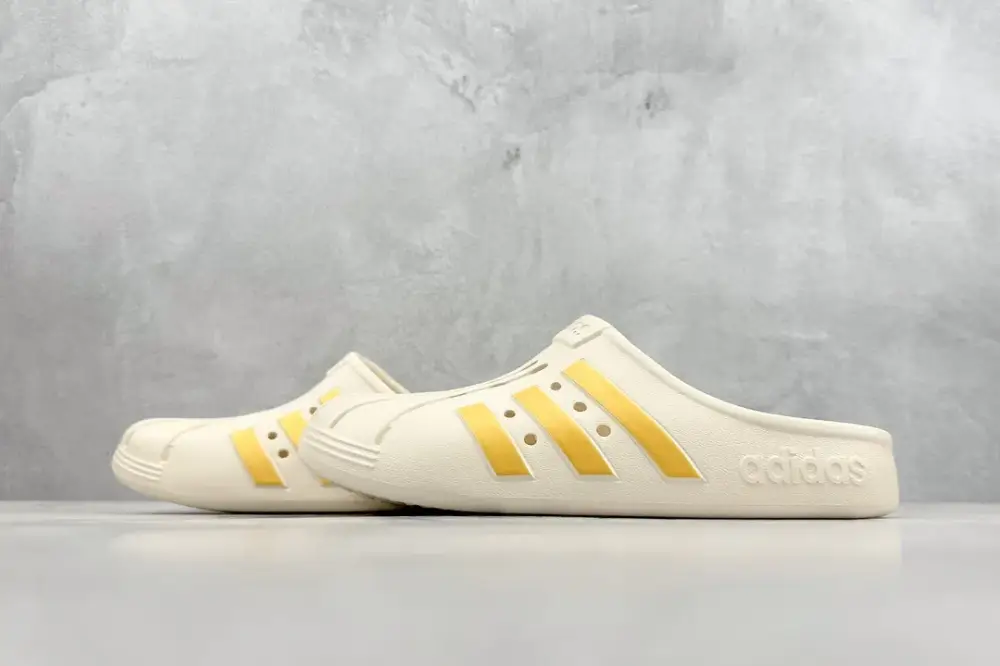 Fashionable Adidas Adilette Clogs Beige Blokecore Style – 460 