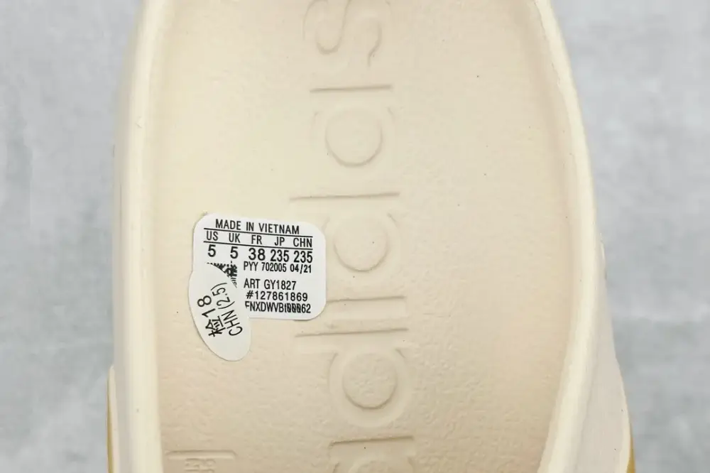 Fashionable Adidas Adilette Clogs Beige Blokecore Style – 460 