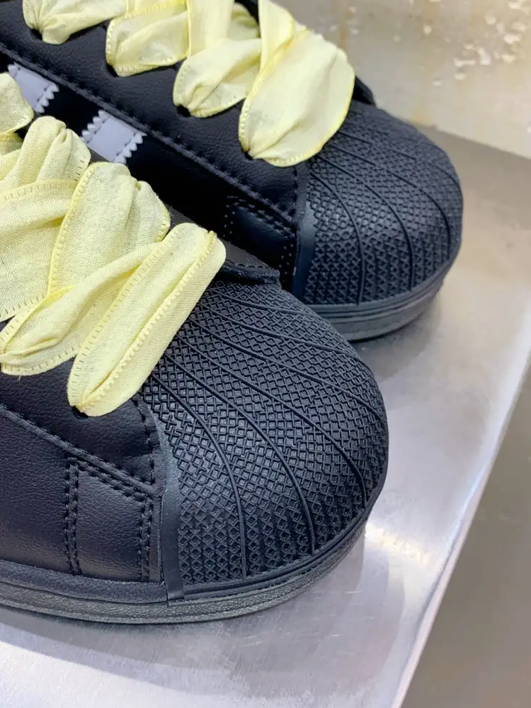 SunProtective Adidas Originals Superstar Core Black Yellow – 560 