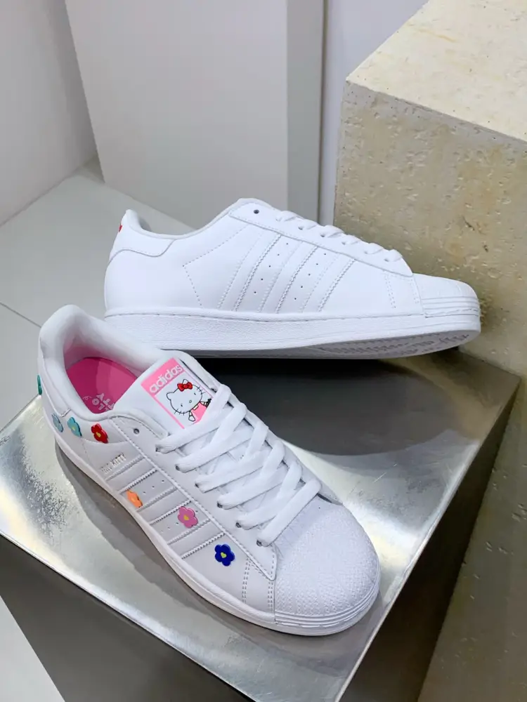 Adidas Originals Superstar Hello Kitty White Elegant 530  CBB460