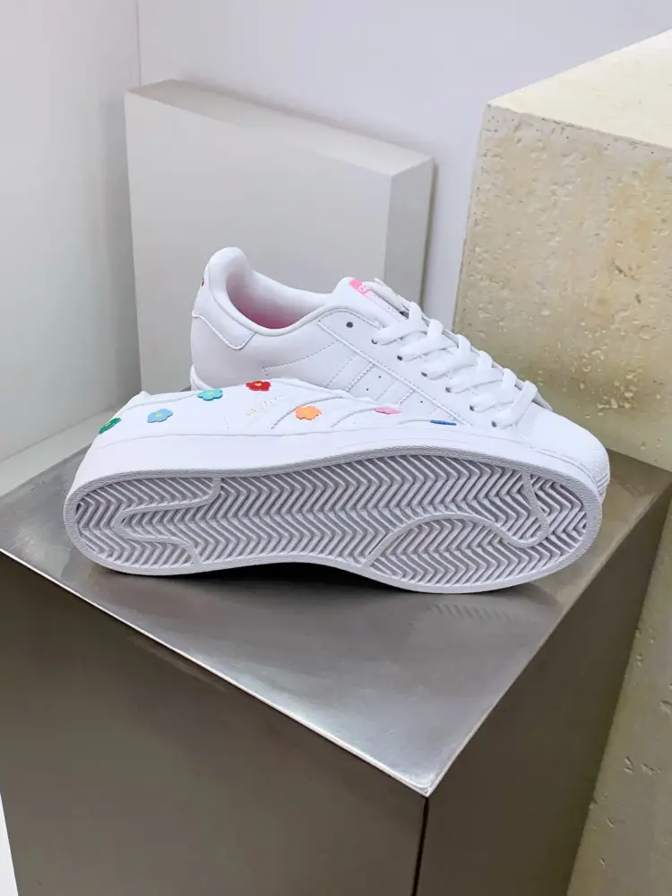Adidas Originals Superstar Hello Kitty White Elegant 530  CBB460