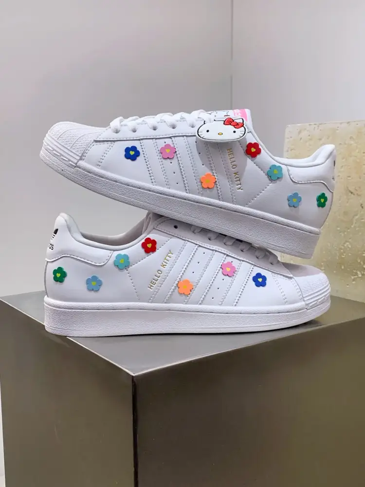 Adidas Originals Superstar Hello Kitty White Elegant 530 