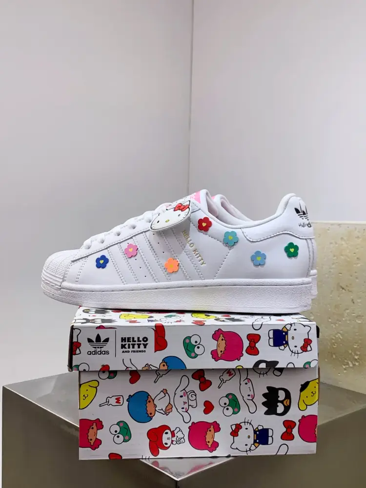 Adidas Originals Superstar Hello Kitty White Elegant 530 