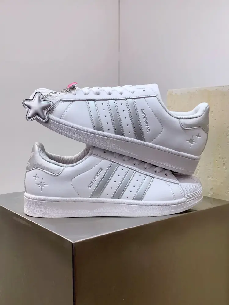 Adidas Originals Superstar White Silver Low Top – Adidas Trendsetting 526 