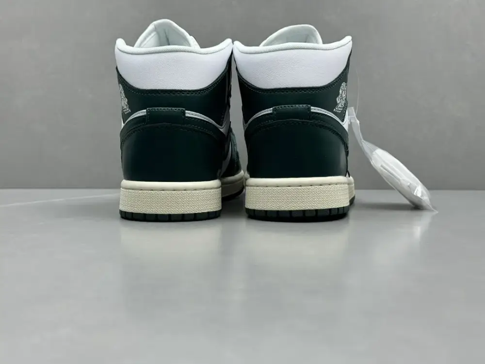 Colorful ChunYuan 230 AJ1 Zhongbang Pure Version Green White Basketball , Top , Best Sneakers, Size 36-46 (Including Half Sizes 1290 