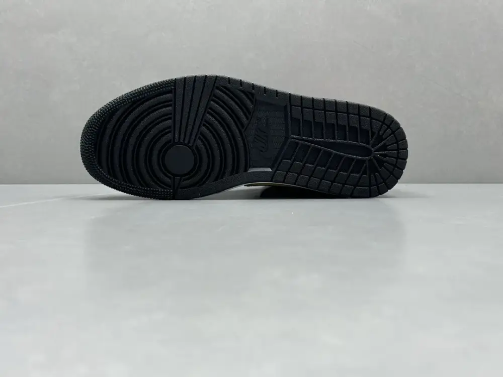 ChunYuan 230 AJ1 Zhongbang Pure Version Lakers Colorway Basketball , Top , Best Sneakers, Size 36-46 (Including Half Sizes SmartChoice 1299 