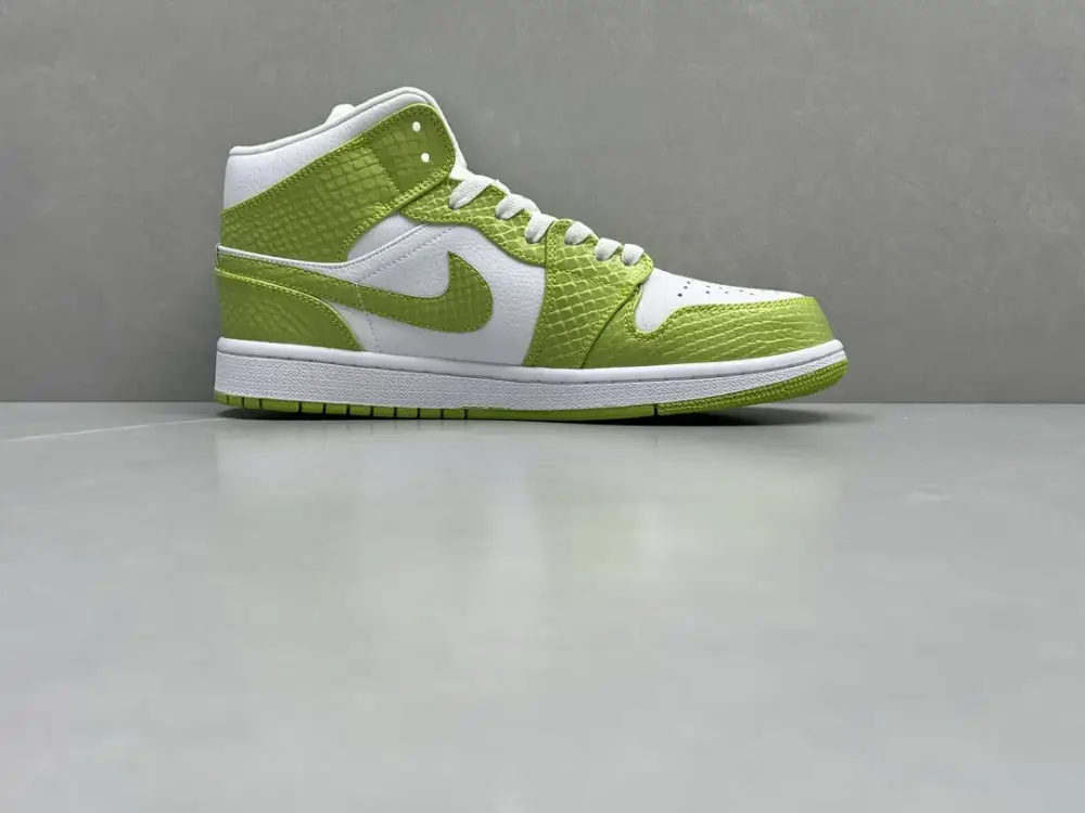 ChunYuan 230 AJ1 Zhongbang Pure Version Snakeskin White Green High-Top , Best Sneakers for Sale, Size 36-46 (Including Half Sizes EasyCare 1295  BBF333