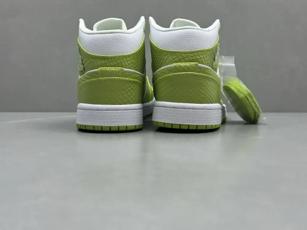 ChunYuan 230 AJ1 Zhongbang Pure Version Snakeskin White Green High-Top , Best Sneakers for Sale, Size 36-46 (Including Half Sizes EasyCare 1295 