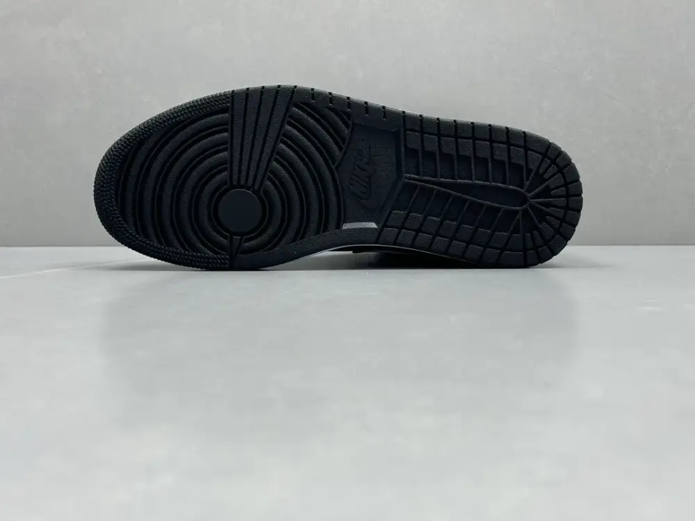SoftTouch ChunYuan AJ1 Zhongbang Panda Black and White High-Top Sneakers, Top and Best Sneakers in Sizes 36-46 (Including Half Sizes 1335 