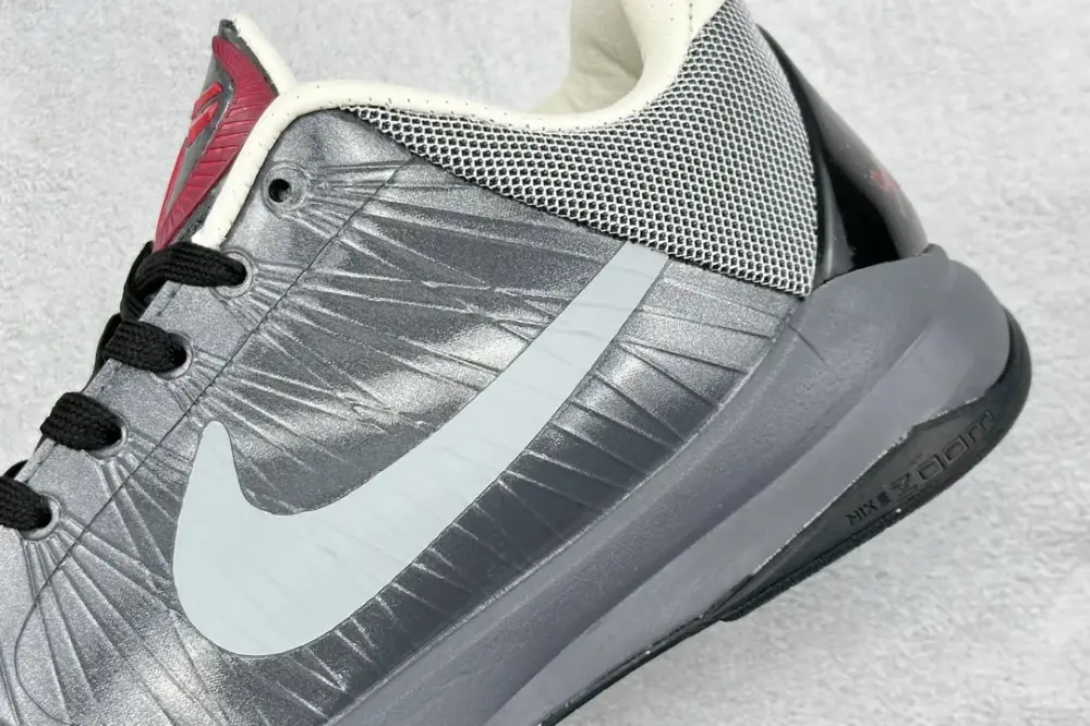 NK Zoom Kobe 5 Protro – Metallic Silver Black – High-Quality with Nike Design UrbanStyle 1461 