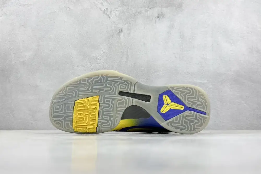 NK Zoom Kobe 5 Protro 'Chaos' – Blue Yellow Basketball for Men, Size 36 – Nike Sneakers UrbanChic 1459 