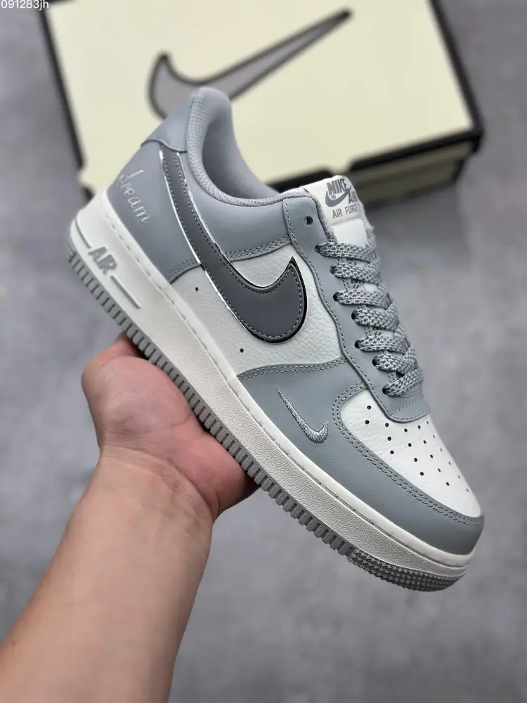 RelaxedFit Nike Air Force 1 Low '07 