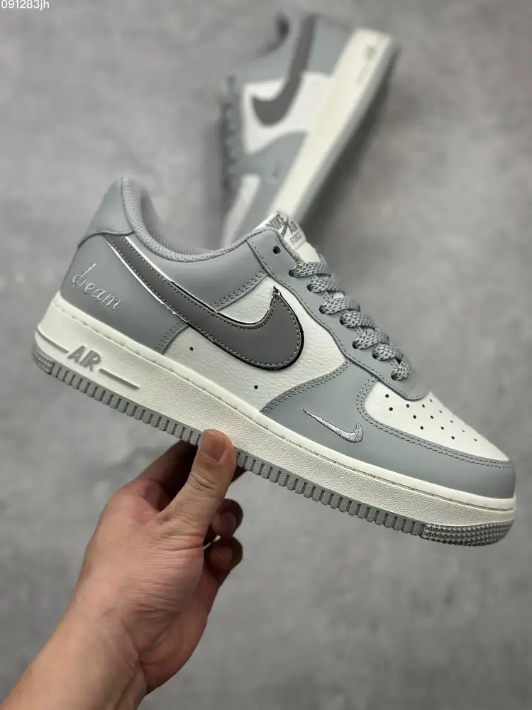RelaxedFit Nike Air Force 1 Low '07 