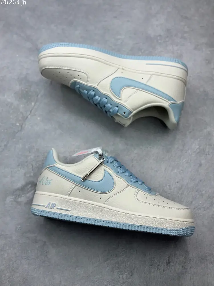 Nike Air Force 1 Low 