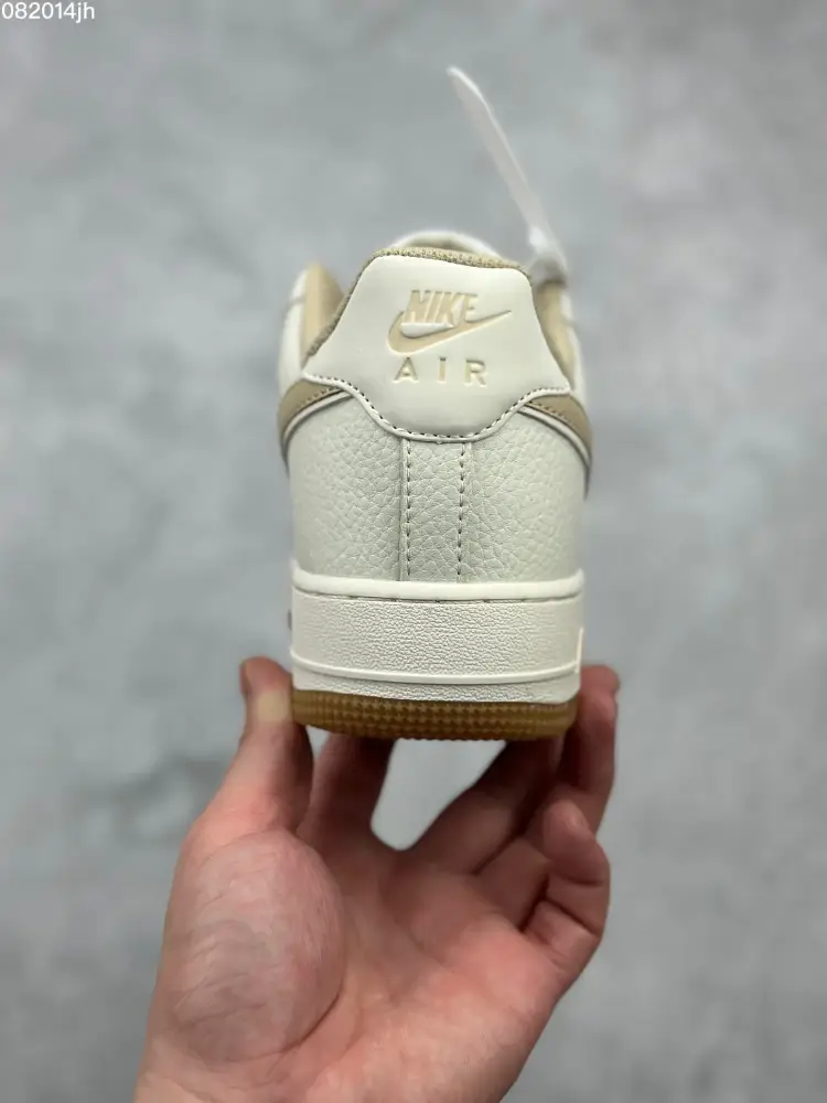 Nike Air Force 1 Low 'Beige Gum' – Limited Edition Sneakers with 3M Reflective Details and Best Sneakers Style Vibrant 1049 