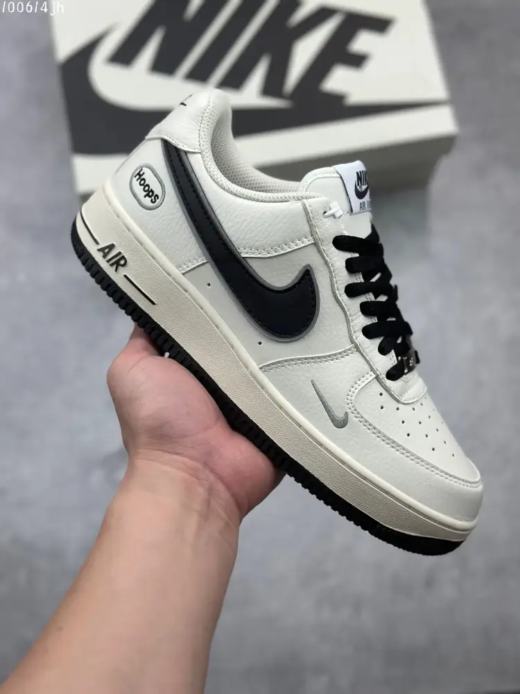 Nike Air Force 1 Low 
