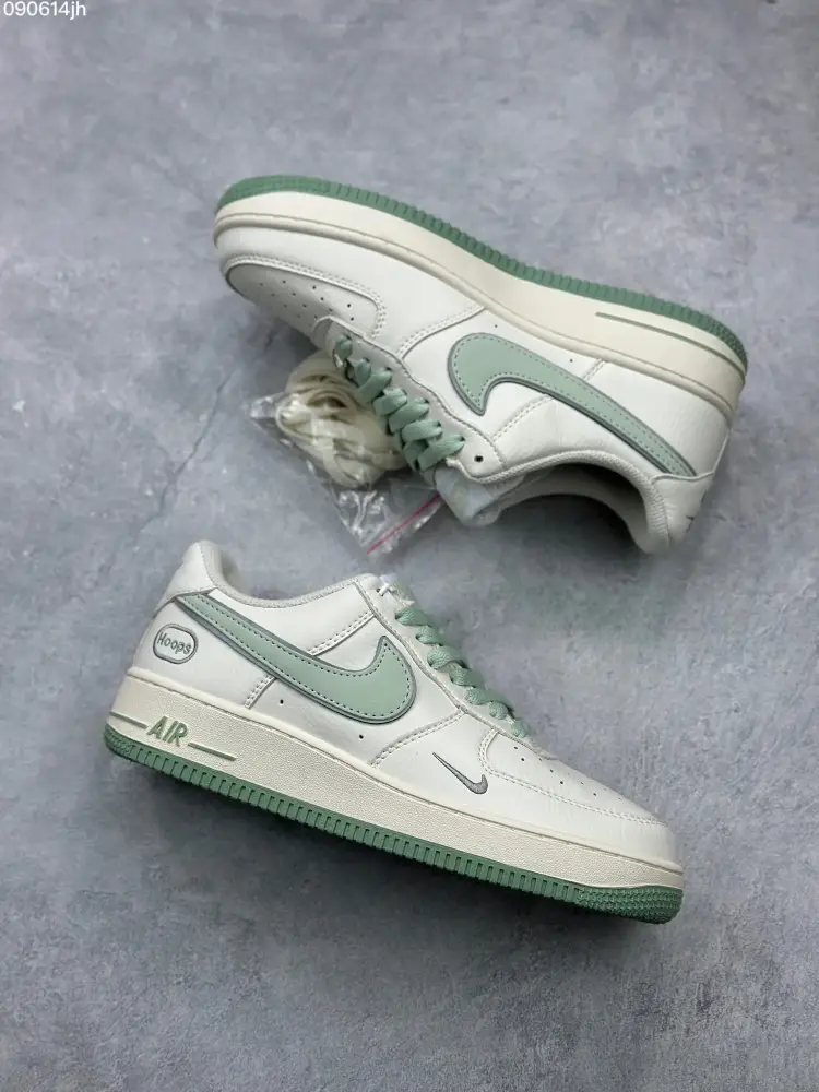 Nike Air Force 1 Low 