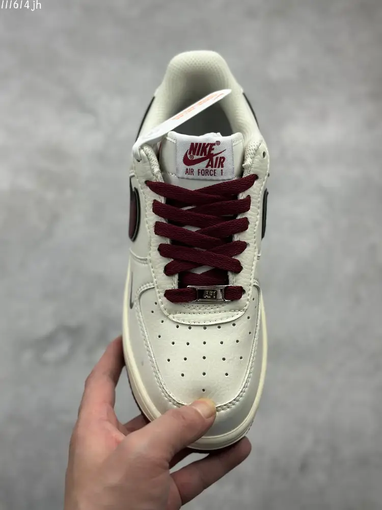 Nike Air Force 1 Low 