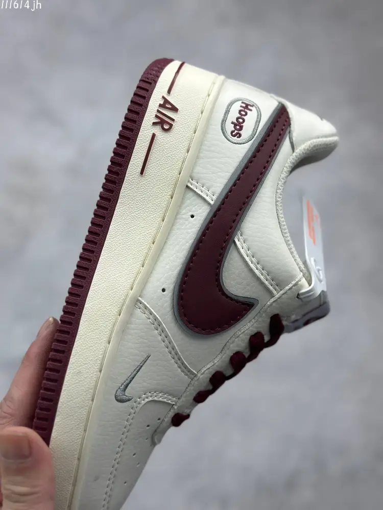 Nike Air Force 1 Low 