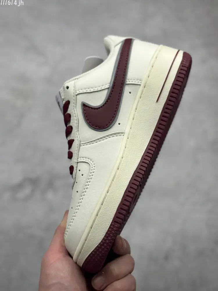 Nike Air Force 1 Low 