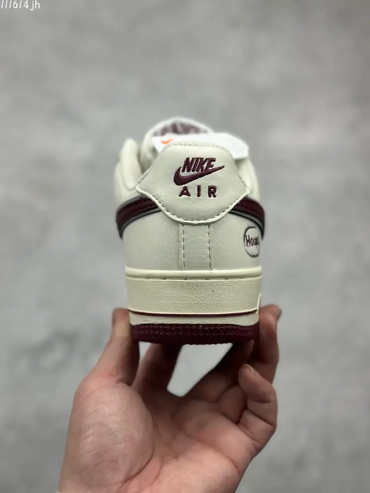 Nike Air Force 1 Low 