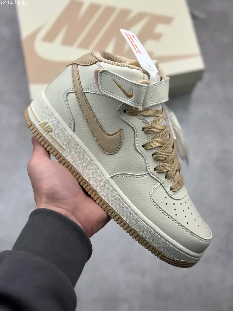 Nike Air Force 1 MID 