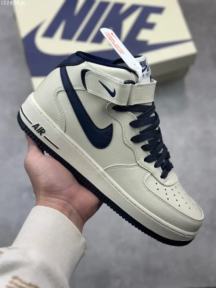 Nike Air Force 1 MID 