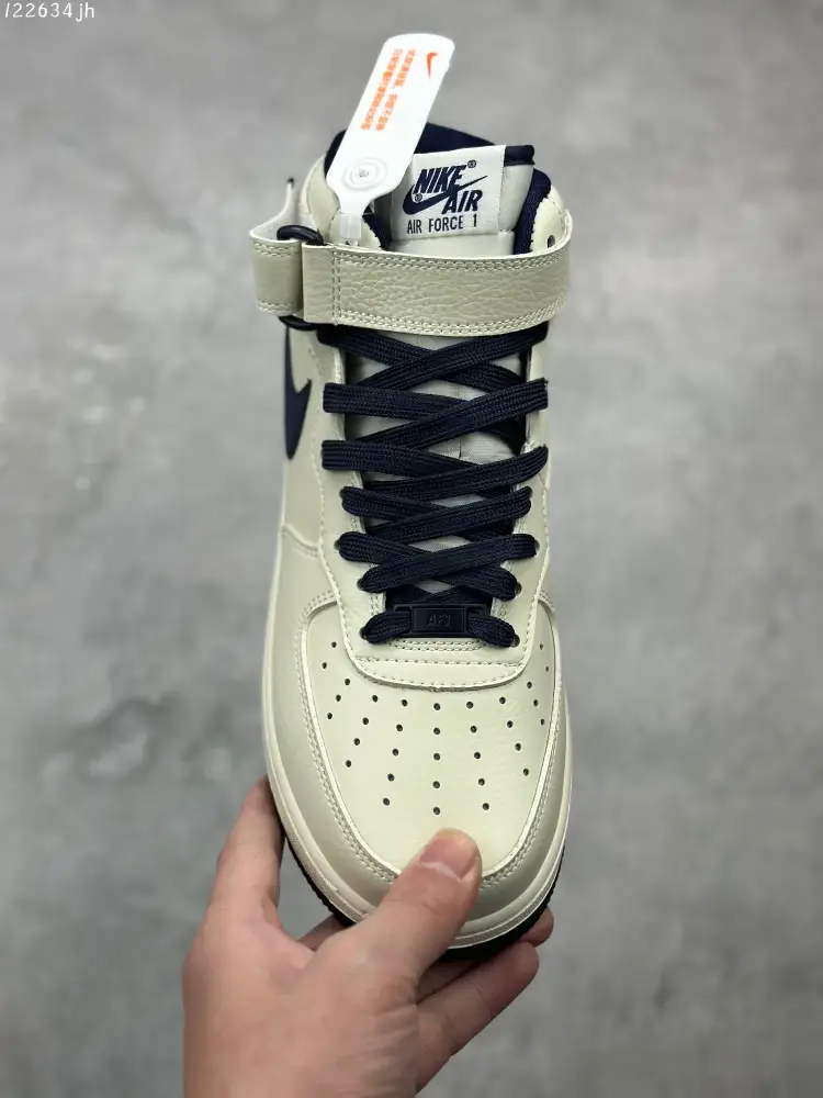 Nike Air Force 1 MID 
