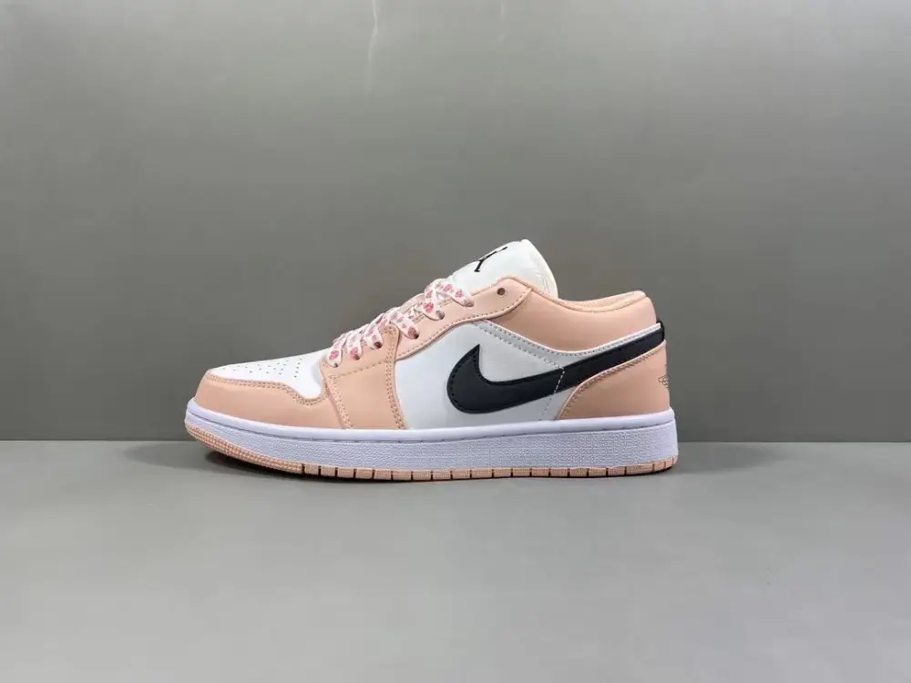 Nike Air Jordan 1 Low 'Pine Green' – Men's Basketball with Nike Design, Sizes 36-46 Including Half Sizes Supportive 1242 