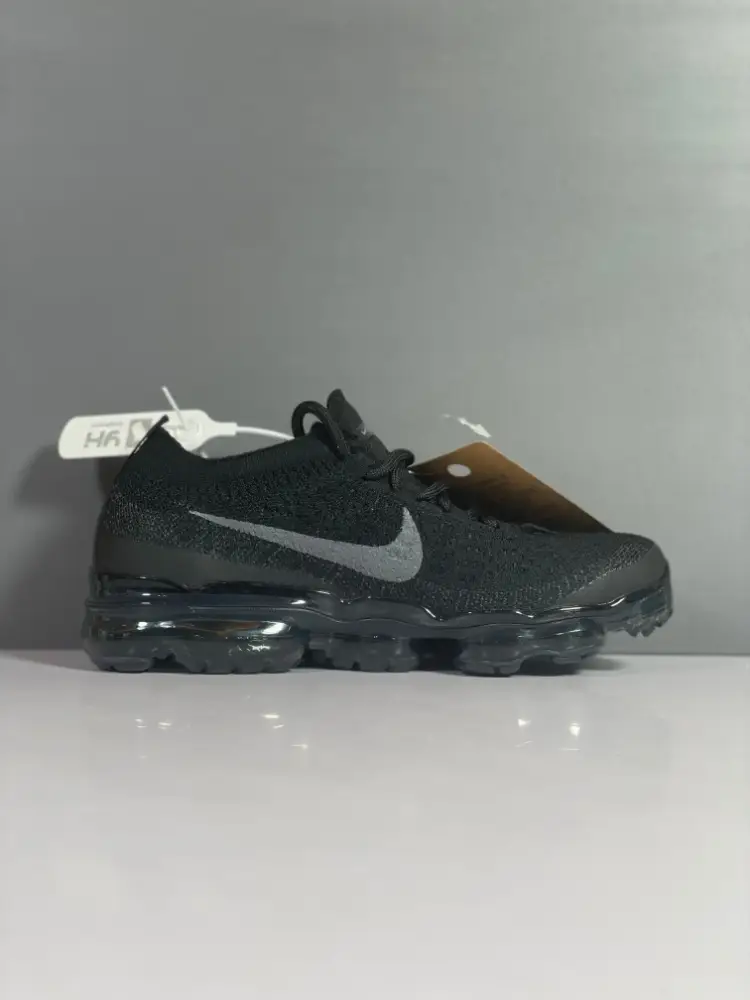 Nike Air VaporMax Flyknit Black Low Top – Sneakers Thermal 1351  BBF375