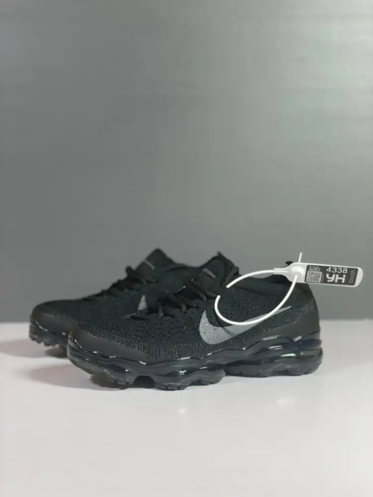 Nike Air VaporMax Flyknit Black Low Top – Sneakers Thermal 1351  BBF375