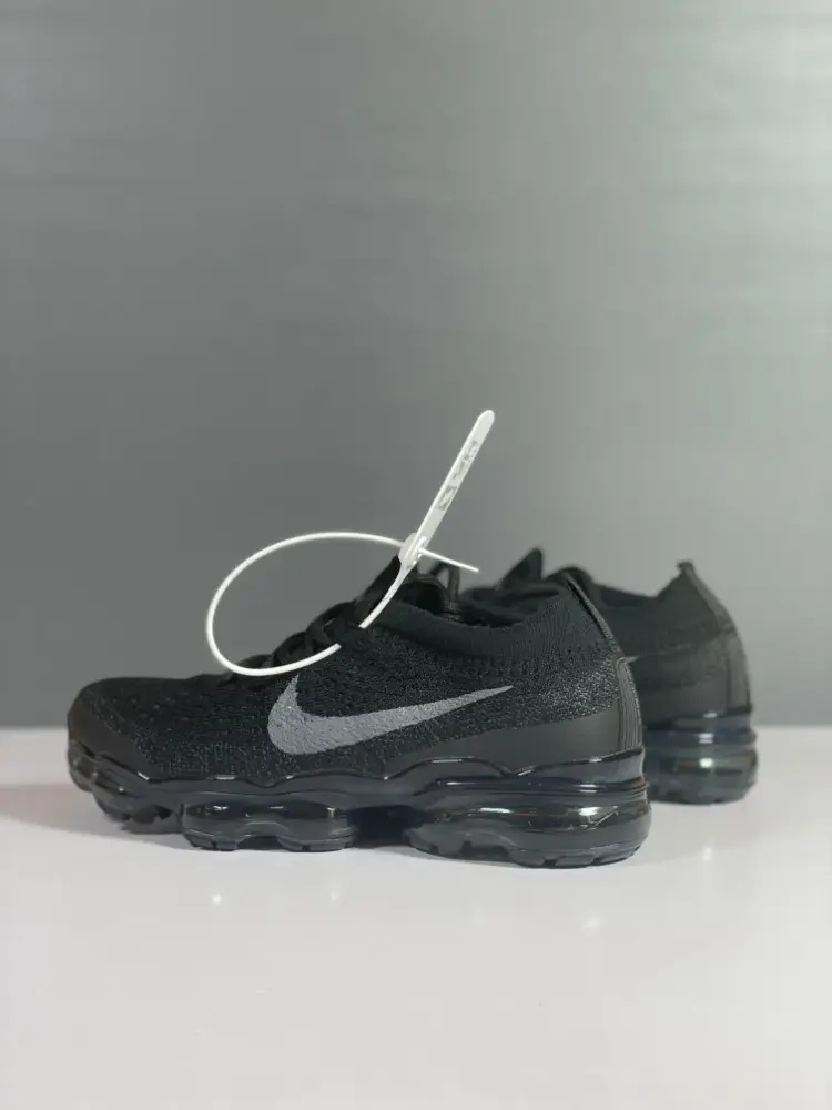 Nike Air VaporMax Flyknit Black Low Top – Sneakers Thermal 1351 