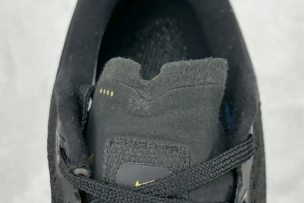 UrbanStyle Nike Air Zoom Pegasus 35 Running – Black Gold – Men's Athletic Sneakers with Nike Style 1486 