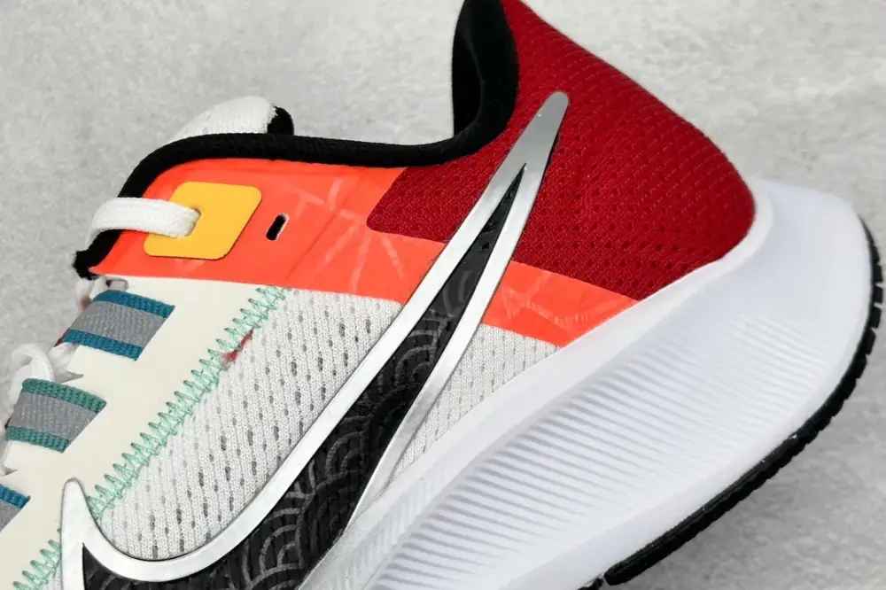 UrbanStyle Nike Air Zoom Pegasus 38 Running – White Red Orange, Flywire Design, Zoom Air Cushioning, Nikes, Sizes 39- 1428 