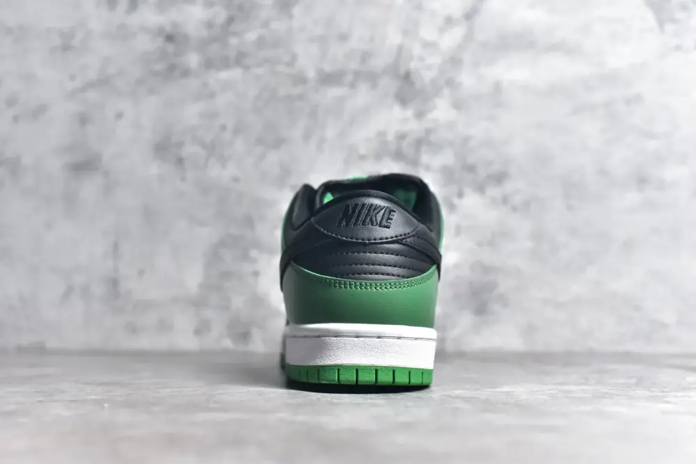 Nike Dunk Low Black Green Toe Sneakers Chic 1609 