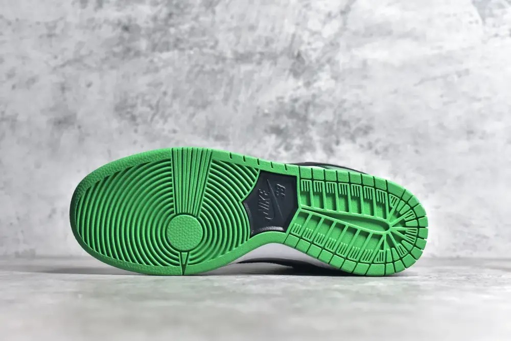 Nike Dunk Low Black Green Toe Sneakers Chic 1609 