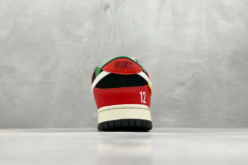 Lightweight Nike Dunk Low Retro Green Red Skate – Nikes & Fake Nike 1581 