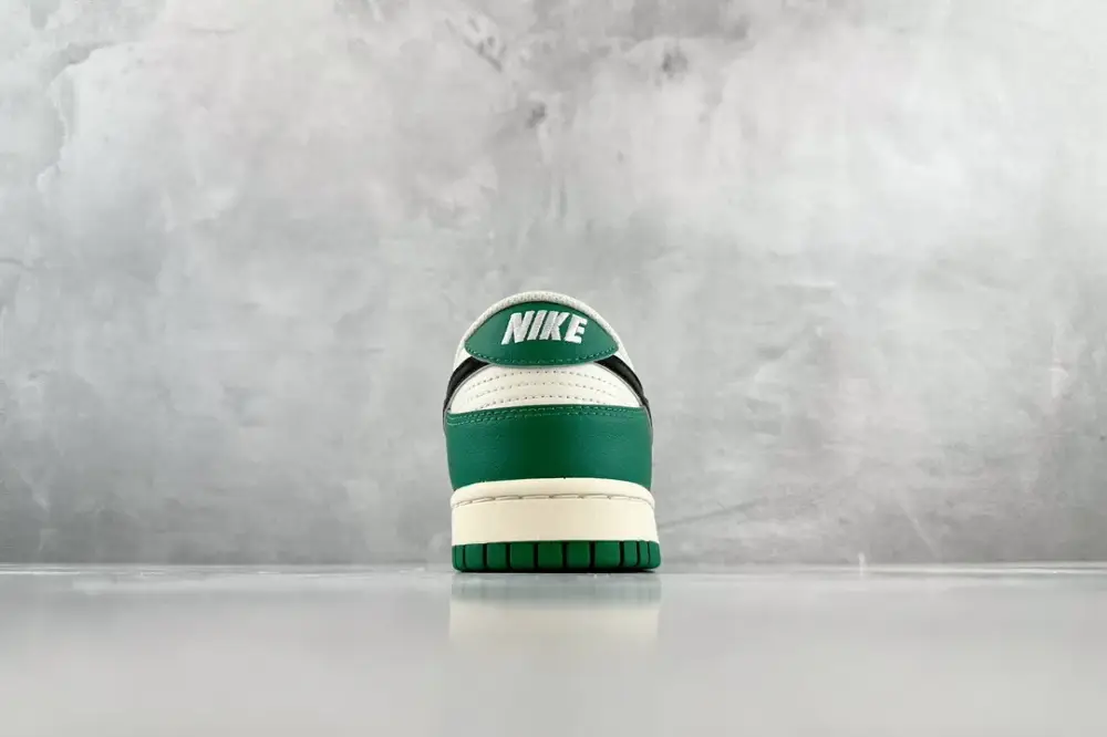 TravelReady Nike Dunk Low Retro SE Lottery Jackpot White Green – Nikes & 1546 