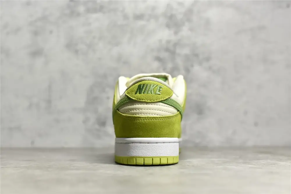 Nike Dunk Low SG Green Apple Nikes Sneakers Neat 1605 