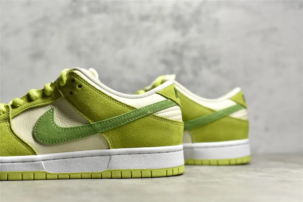 Nike Dunk Low SG Green Apple Nikes Sneakers Neat 1605 