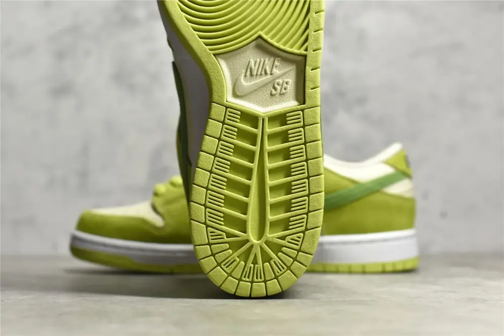 Nike Dunk Low SG Green Apple Nikes Sneakers Neat 1605 