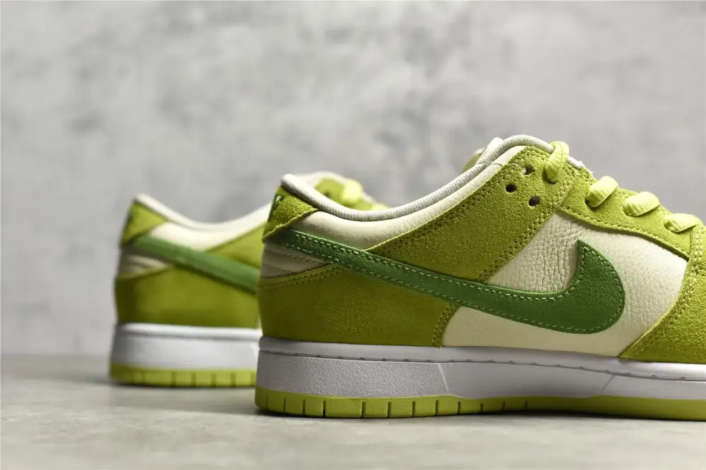 Nike Dunk Low SG Green Apple Nikes Sneakers Neat 1605 