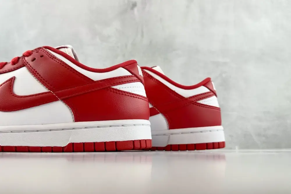 ZipUp Nike Dunk Low SP University Red White – Nikes 1659 