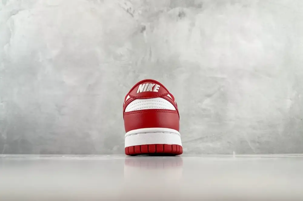 ZipUp Nike Dunk Low SP University Red White – Nikes 1659 