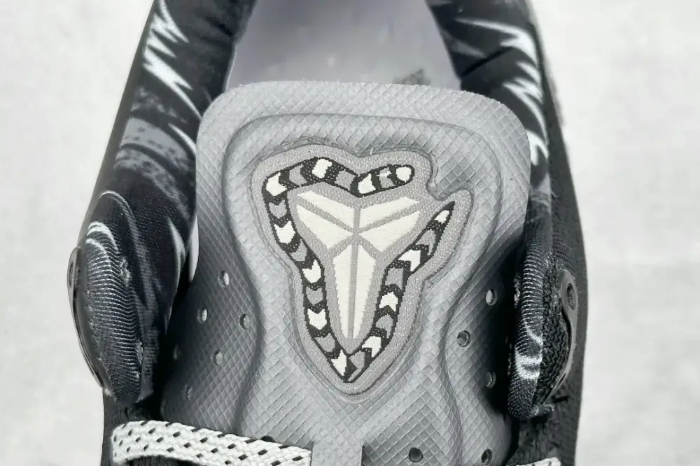 Nike Kobe 8 System – Black White – 350 R Version Basketball with Premium Nike Design SmoothTexture 1498 