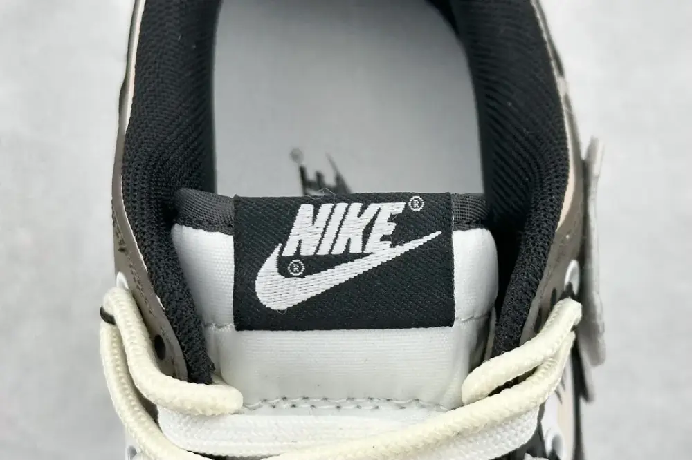 Bright Nike SB Dunk Low Bearbrick Black White Nike – Collection 1558 
